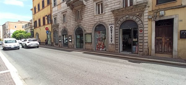 negozio in affitto ad Albano Laziale