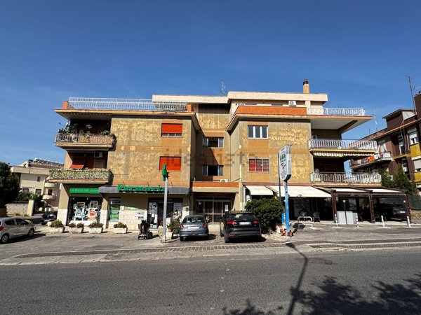 appartamento in affitto ad Albano Laziale in zona Cecchina