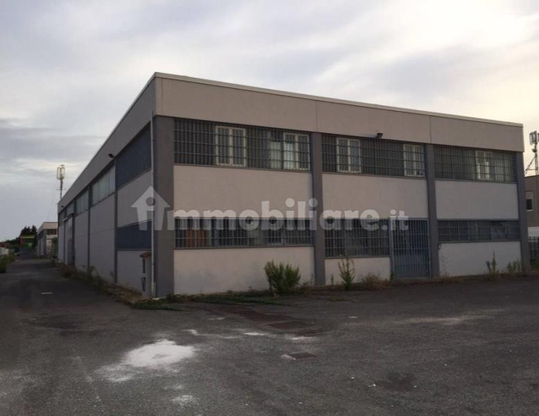 locale commerciale in affitto ad Albano Laziale