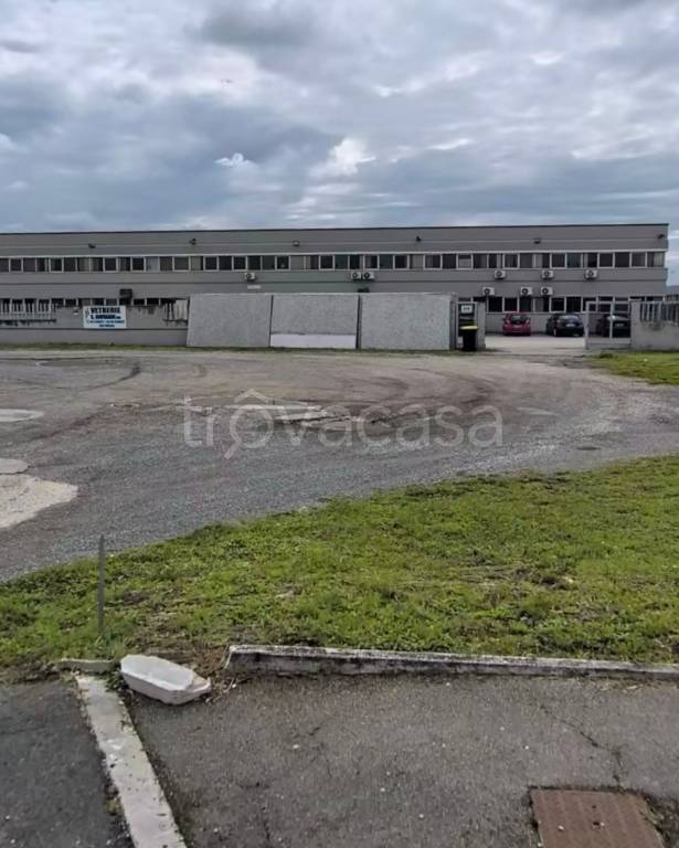 ufficio in affitto ad Albano Laziale in zona Cecchina