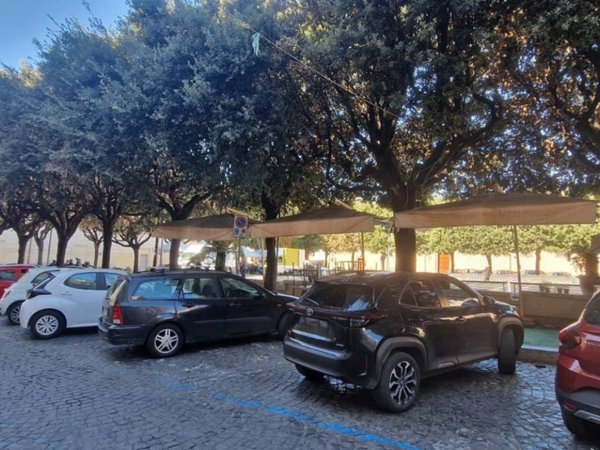 negozio in affitto ad Albano Laziale