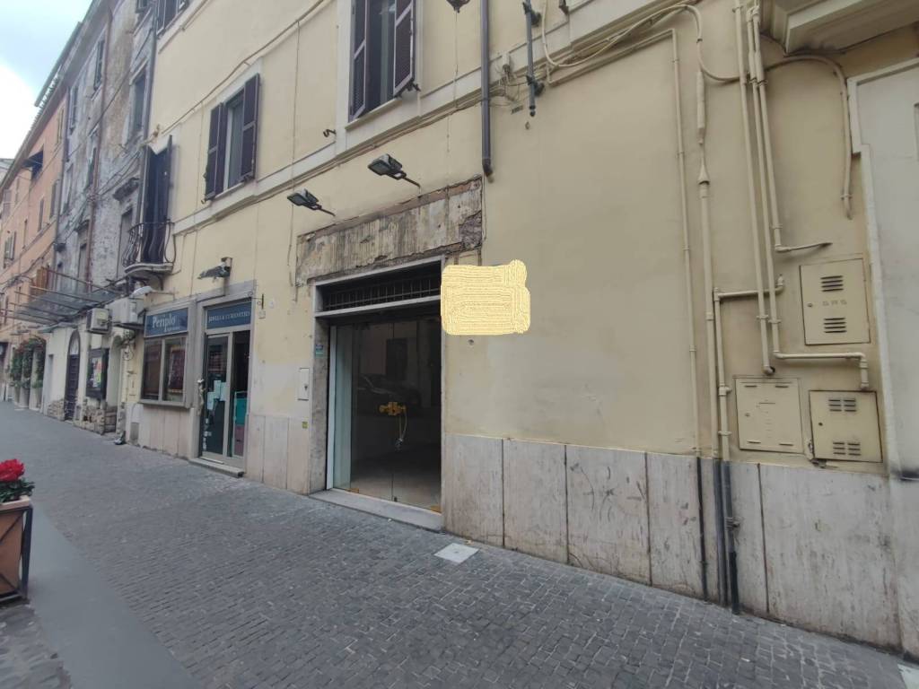 negozio in affitto ad Albano Laziale