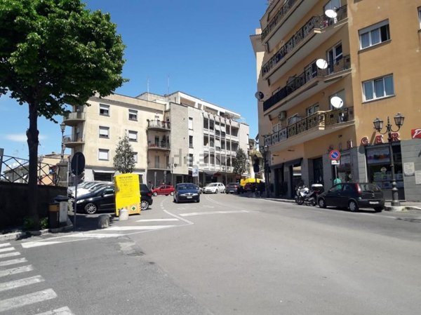 locale commerciale in affitto ad Albano Laziale