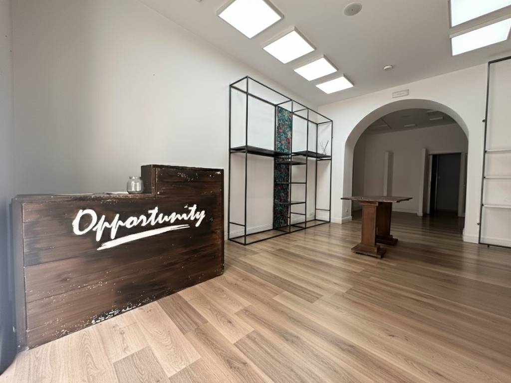 negozio in affitto ad Albano Laziale