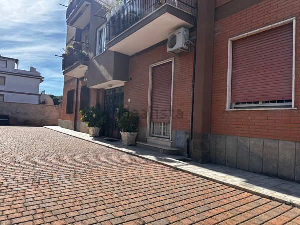 ufficio in affitto ad Albano Laziale in zona Pavona