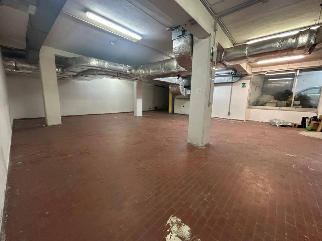 locale di sgombero in affitto ad Albano Laziale in zona Pavona