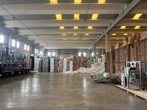 locale commerciale in affitto ad Albano Laziale in zona Pavona