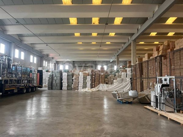 locale commerciale in affitto ad Albano Laziale in zona Pavona