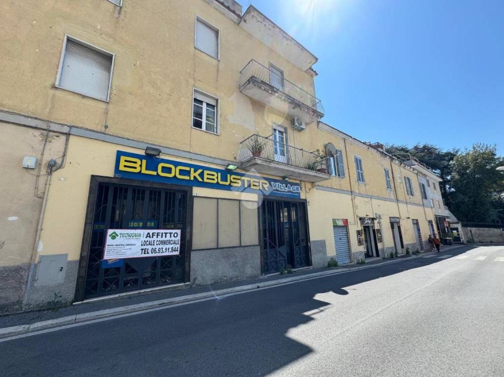 negozio in affitto ad Albano Laziale