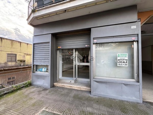 locale commerciale in affitto ad Albano Laziale