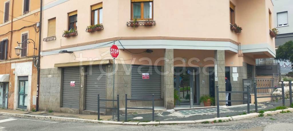 negozio in affitto ad Albano Laziale
