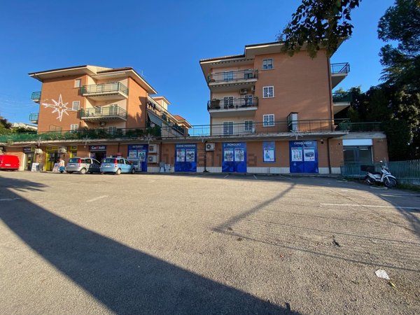 negozio in affitto ad Albano Laziale