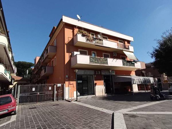 appartamento in affitto ad Albano Laziale in zona Cecchina