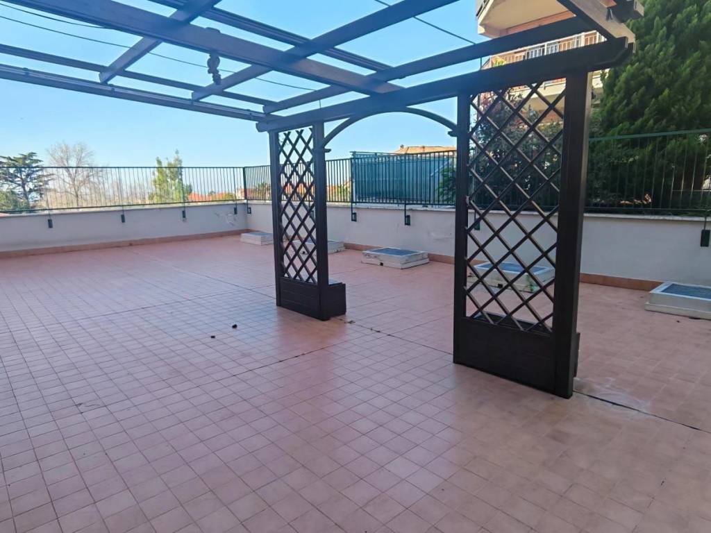 appartamento in affitto ad Albano Laziale in zona Cecchina