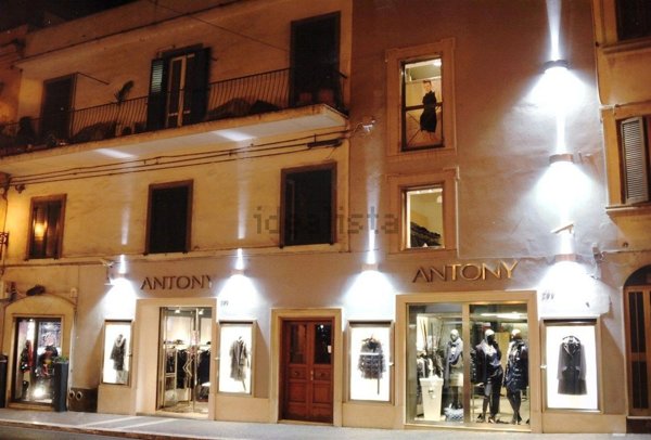 locale commerciale in affitto ad Albano Laziale