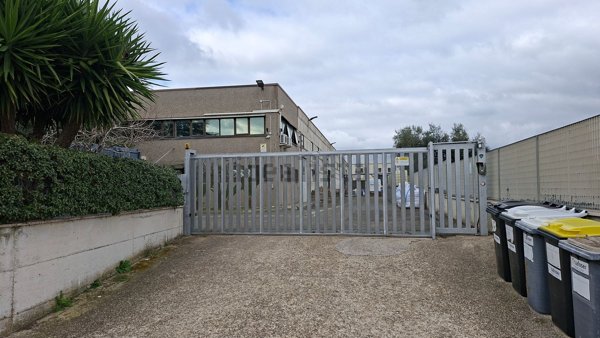 locale di sgombero in affitto ad Albano Laziale