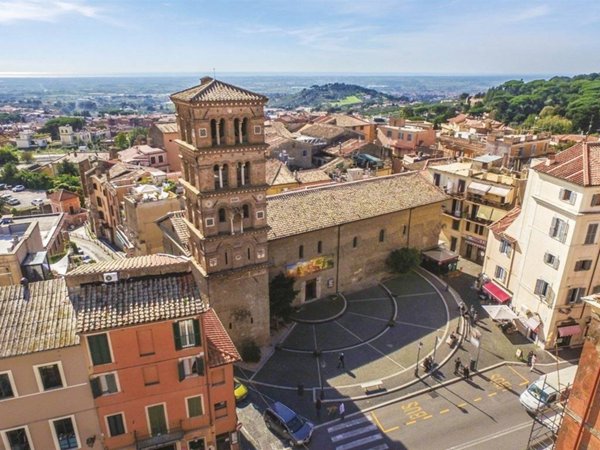 negozio in affitto ad Albano Laziale