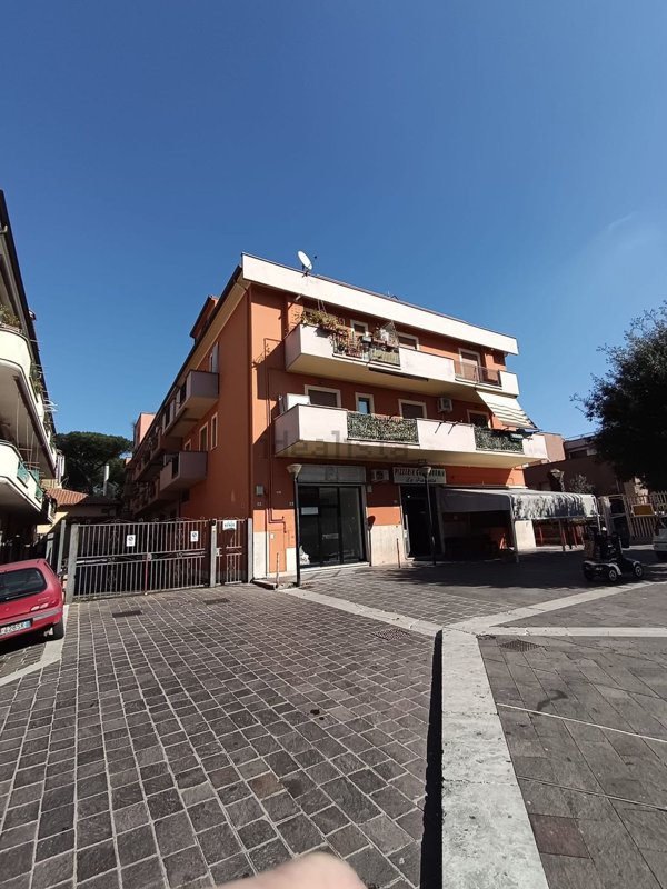 appartamento in affitto ad Albano Laziale in zona Cecchina