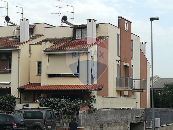 appartamento in affitto ad Albano Laziale in zona Cecchina