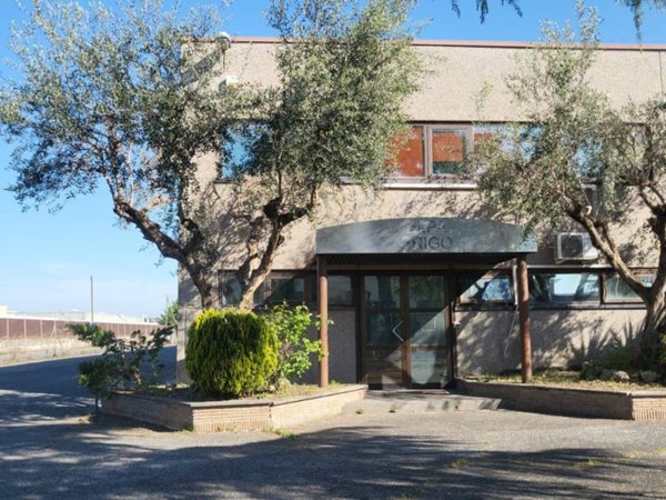 locale di sgombero in affitto ad Albano Laziale in zona Pavona