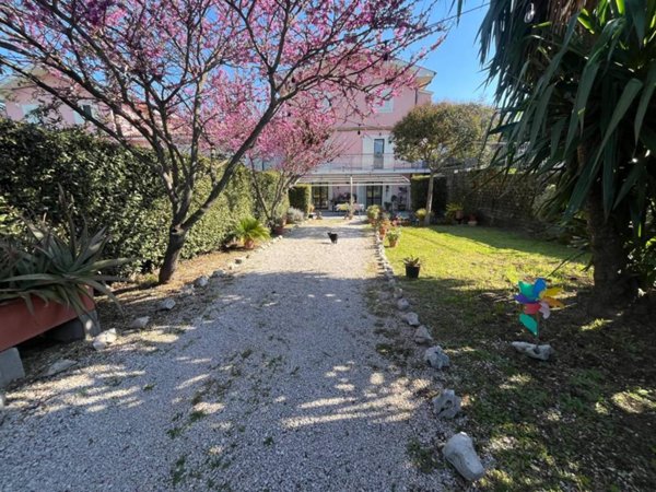 appartamento in affitto ad Albano Laziale in zona Pavona