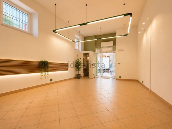 locale commerciale in affitto ad Albano Laziale