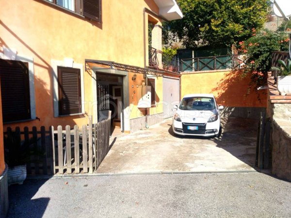 appartamento in affitto ad Albano Laziale in zona Marfoli