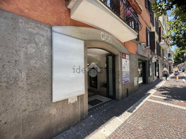 locale commerciale in affitto ad Albano Laziale
