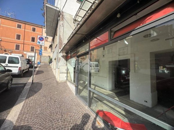 negozio in affitto ad Albano Laziale