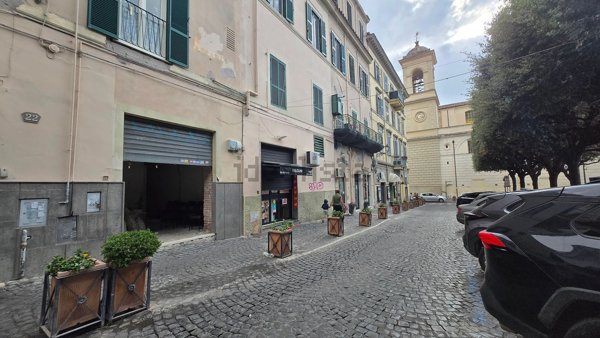 locale commerciale in affitto ad Albano Laziale in zona Pavona