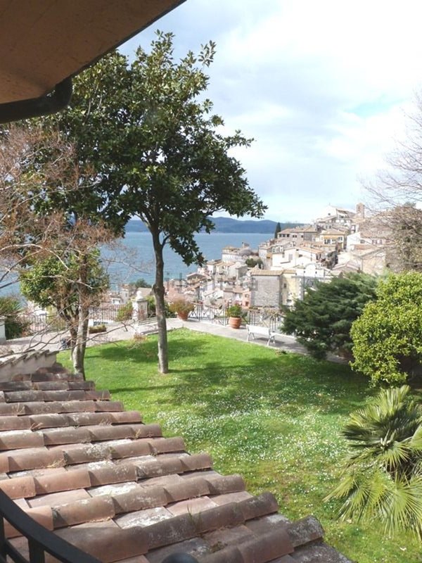 casa indipendente in affitto ad Anguillara Sabazia