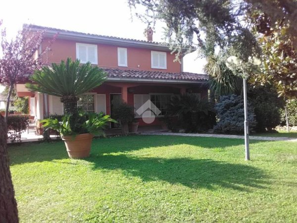 casa indipendente in affitto ad Anguillara Sabazia