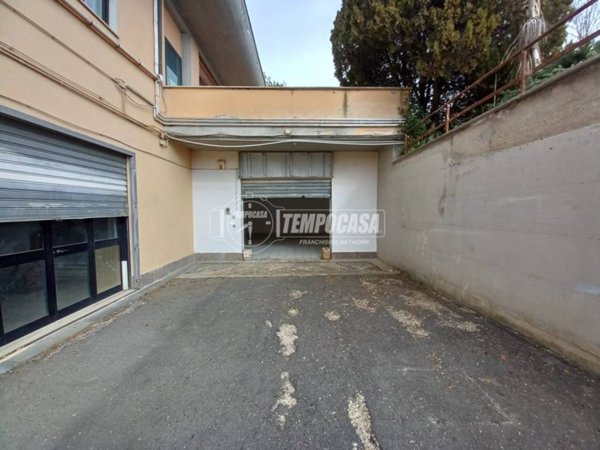 locale commerciale in affitto ad Anguillara Sabazia