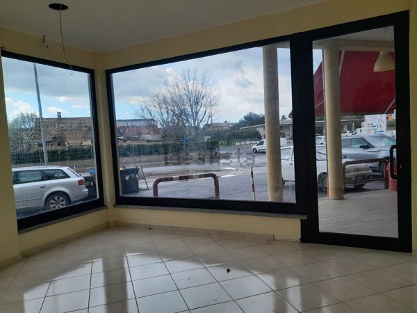 ufficio in affitto ad Anguillara Sabazia