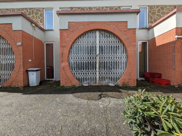 locale commerciale in affitto ad Anguillara Sabazia