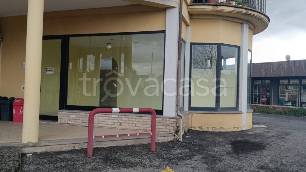 negozio in affitto ad Anguillara Sabazia
