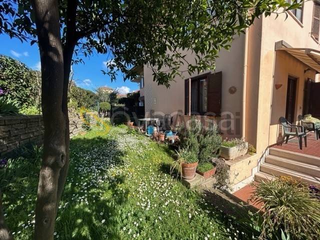 casa indipendente in affitto ad Anguillara Sabazia