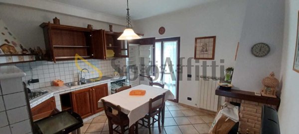 casa indipendente in affitto ad Anguillara Sabazia