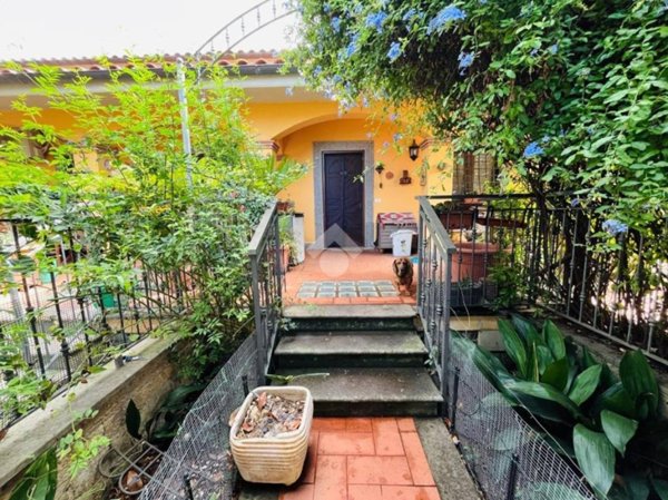 casa indipendente in affitto ad Anguillara Sabazia