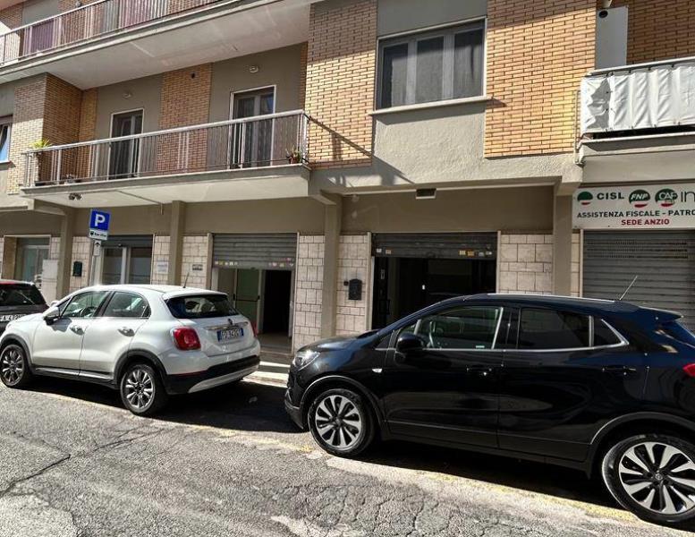 locale commerciale in affitto ad Anzio