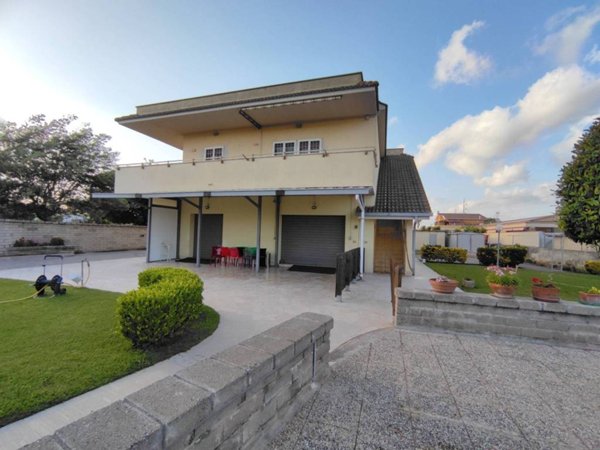 negozio in affitto ad Anzio in zona Stazione