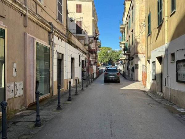 negozio in affitto ad Anzio