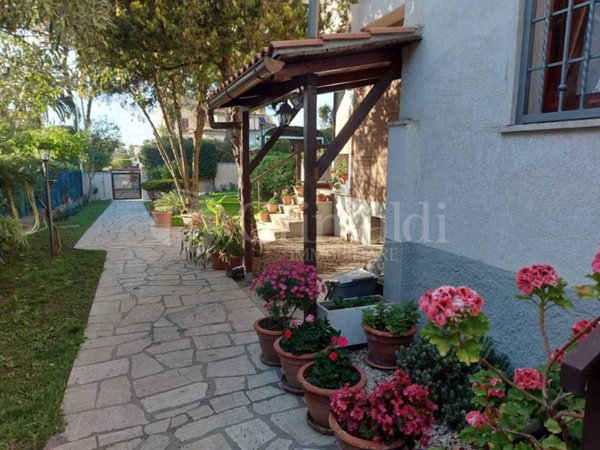 casa indipendente in affitto ad Anzio in zona Mare