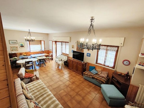 casa indipendente in affitto ad Anzio in zona Mare