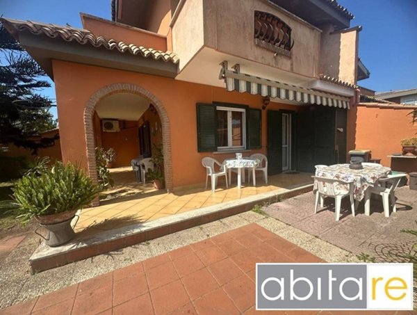 casa indipendente in affitto ad Anzio in zona Villa Claudia