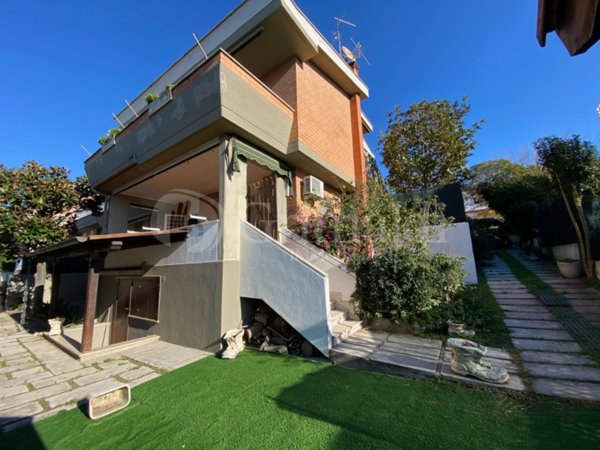 casa indipendente in affitto ad Anzio in zona Villa Claudia