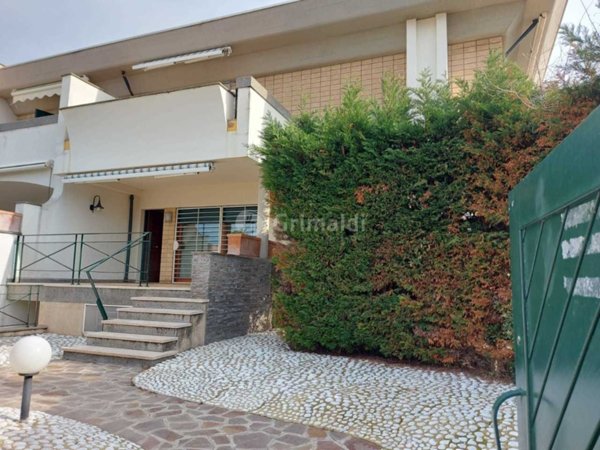 casa indipendente in affitto ad Anzio in zona Villa Claudia