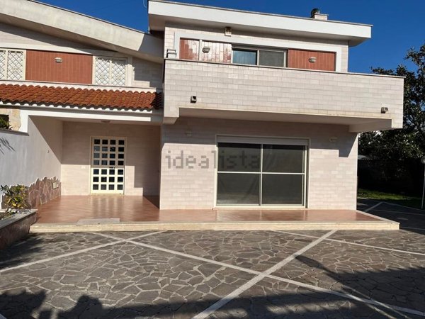 casa indipendente in affitto ad Anzio in zona Villa Claudia