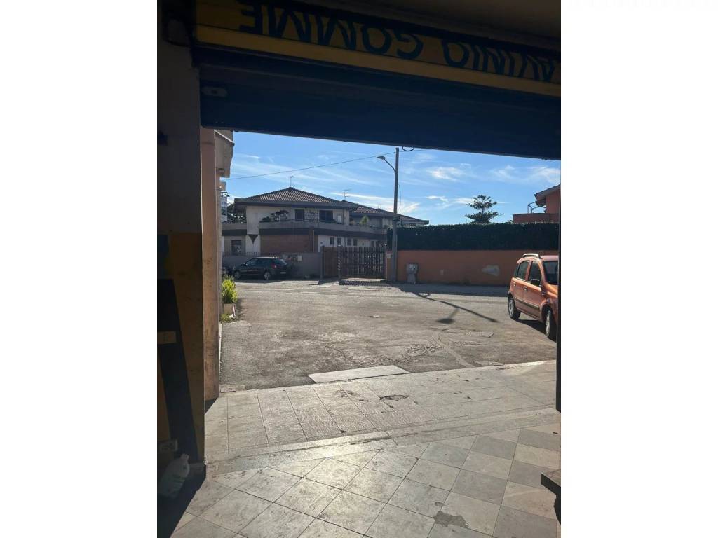 negozio in affitto ad Anzio in zona Mare