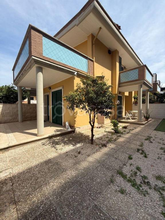casa indipendente in affitto ad Anzio in zona Mare